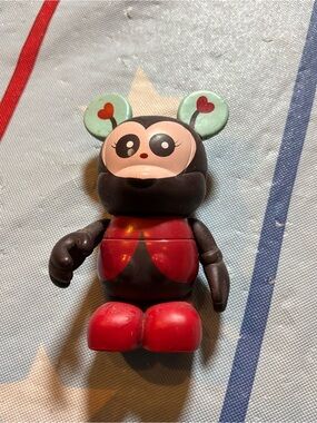 Disney vinylmation cutesters series 1 ladybug